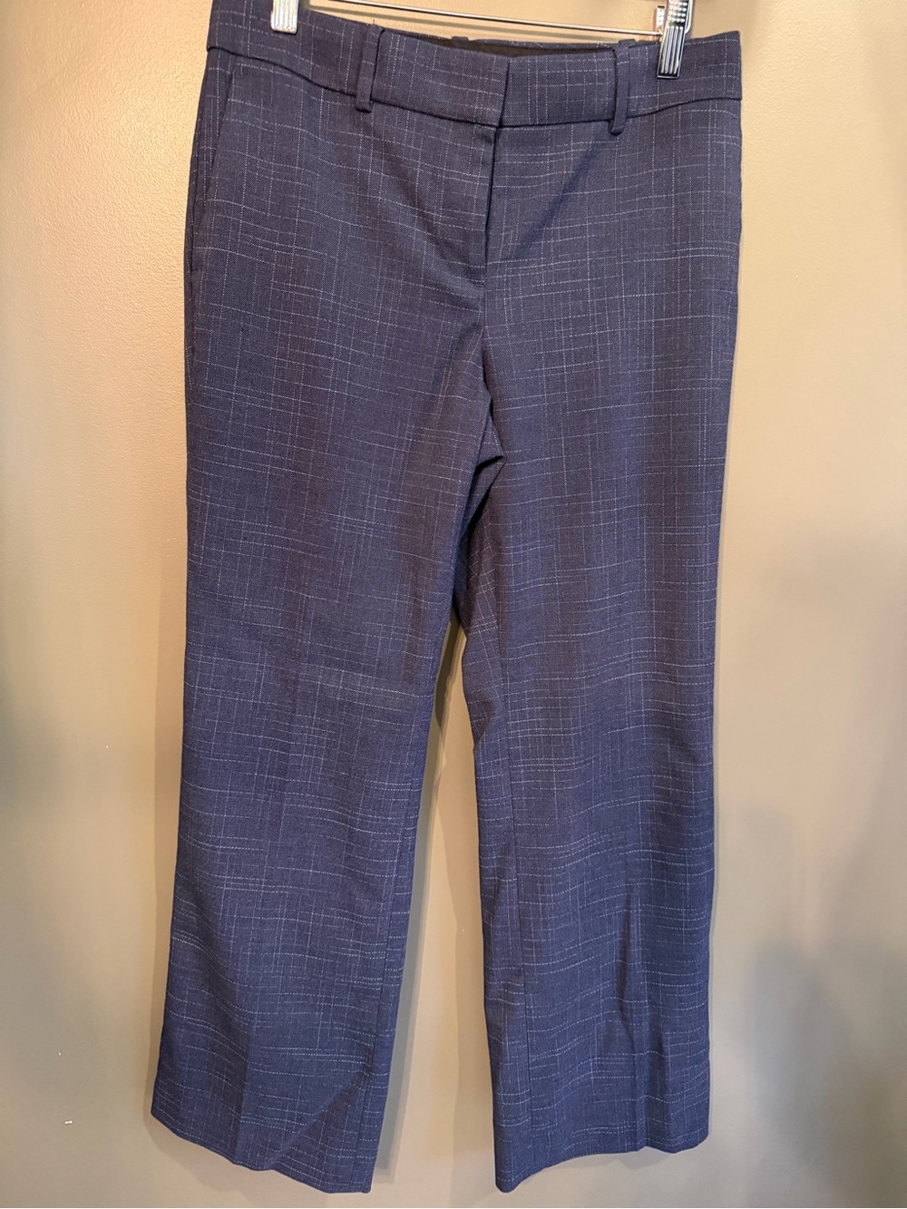 Ann Taylor petite curvy fit size 4p navy blue plaid